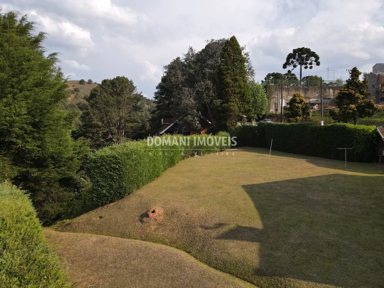 Terreno à venda de 1.430 m² em Campos do Jordão, SP, Brasil