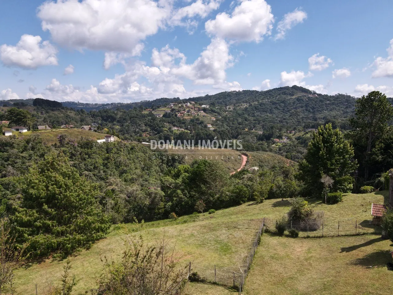 Terreno à venda de 3.400 m² em Campos do Jordão, SP, Brasil