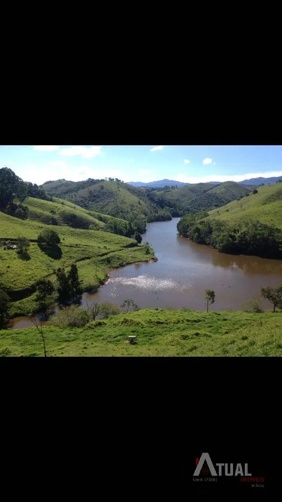 Chácara à venda de 3.000 m² em Rio Preto, MG, Brasil