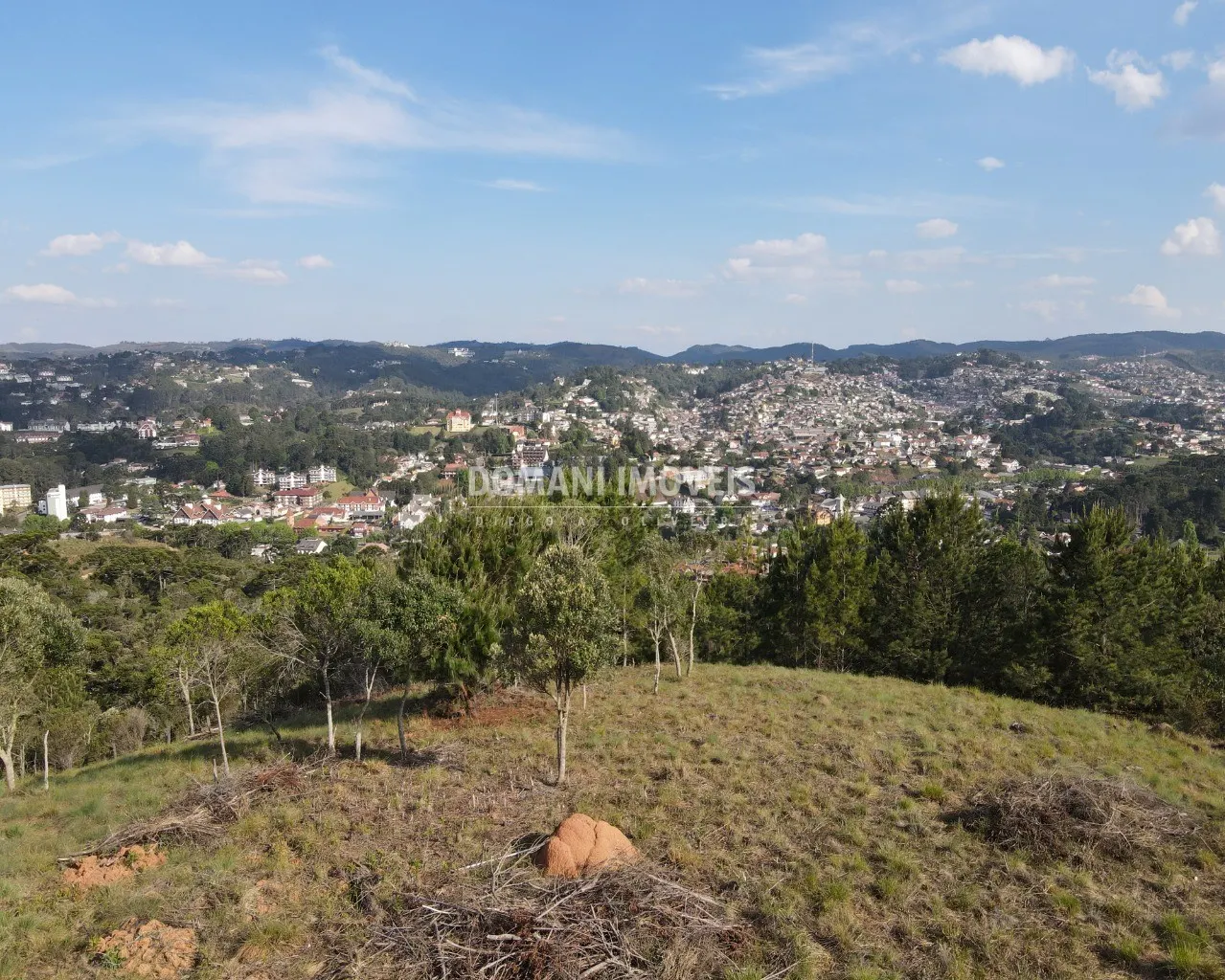 Plot for sale of 1,350 m² in Campos do Jordão, SP, Brazil