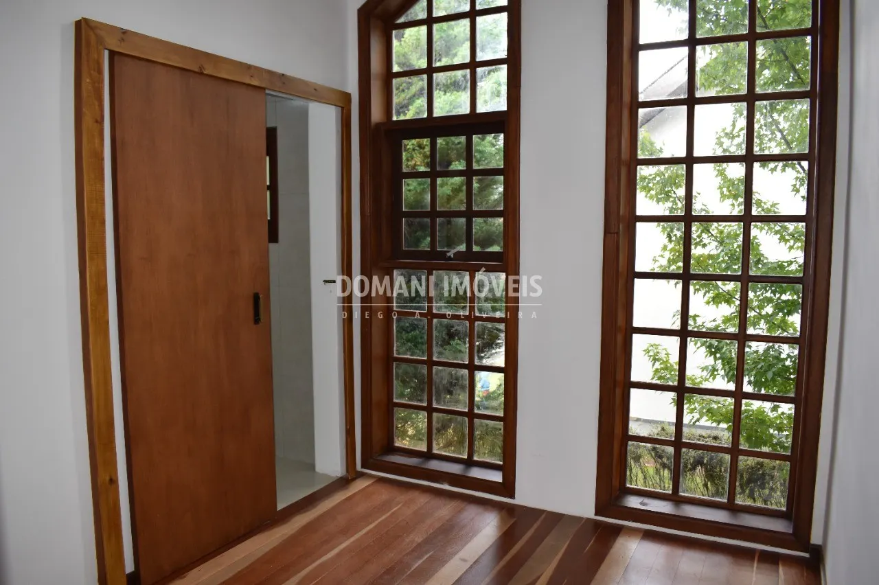 Casa à venda de 350 m² em Campos do Jordão, SP, Brasil