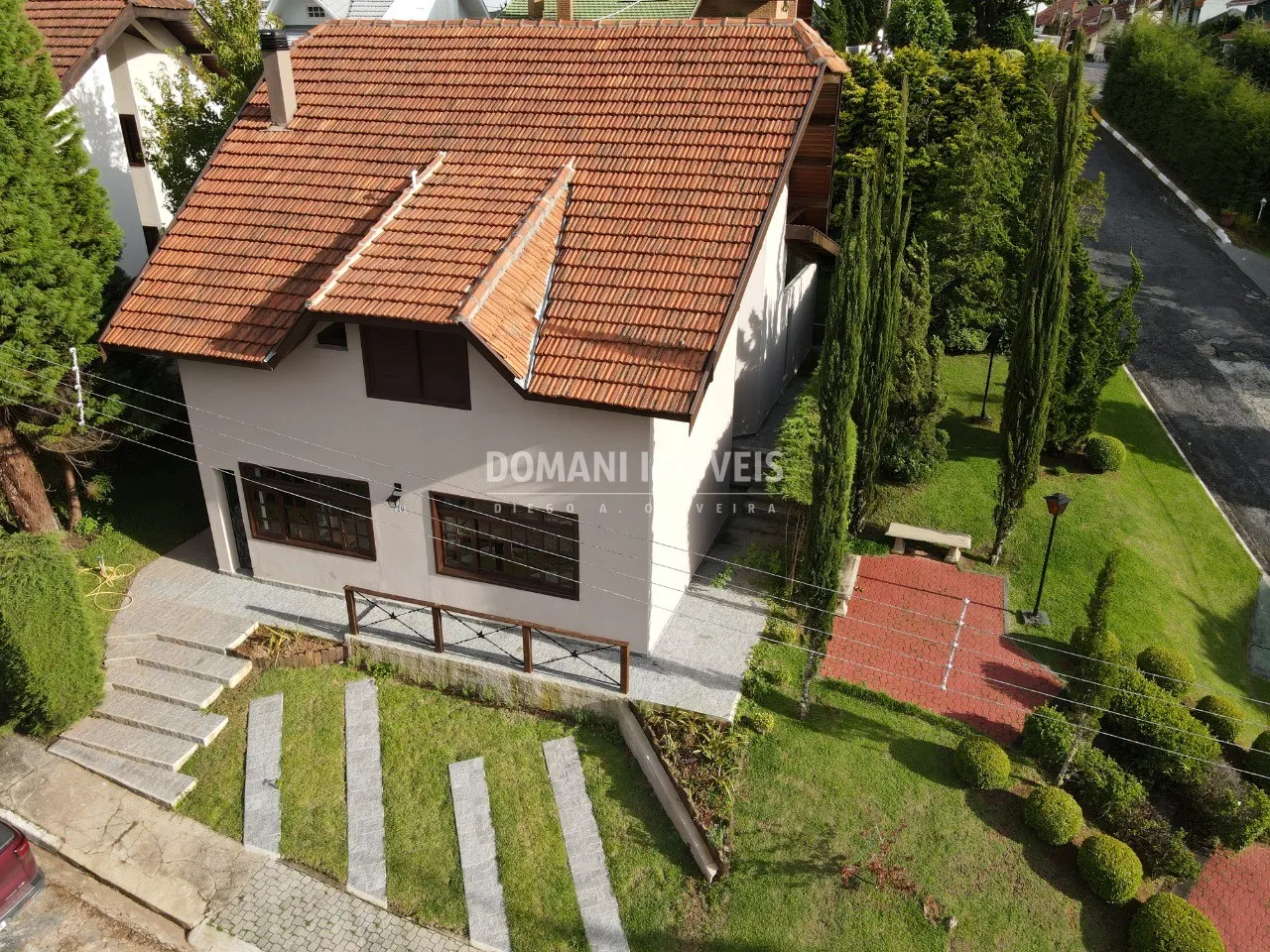 Casa à venda de 350 m² em Campos do Jordão, SP, Brasil