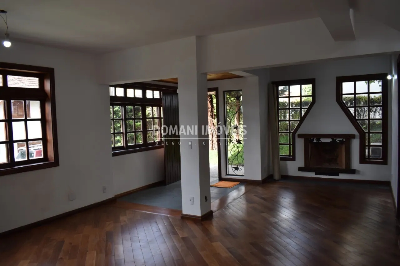 Casa à venda de 350 m² em Campos do Jordão, SP, Brasil