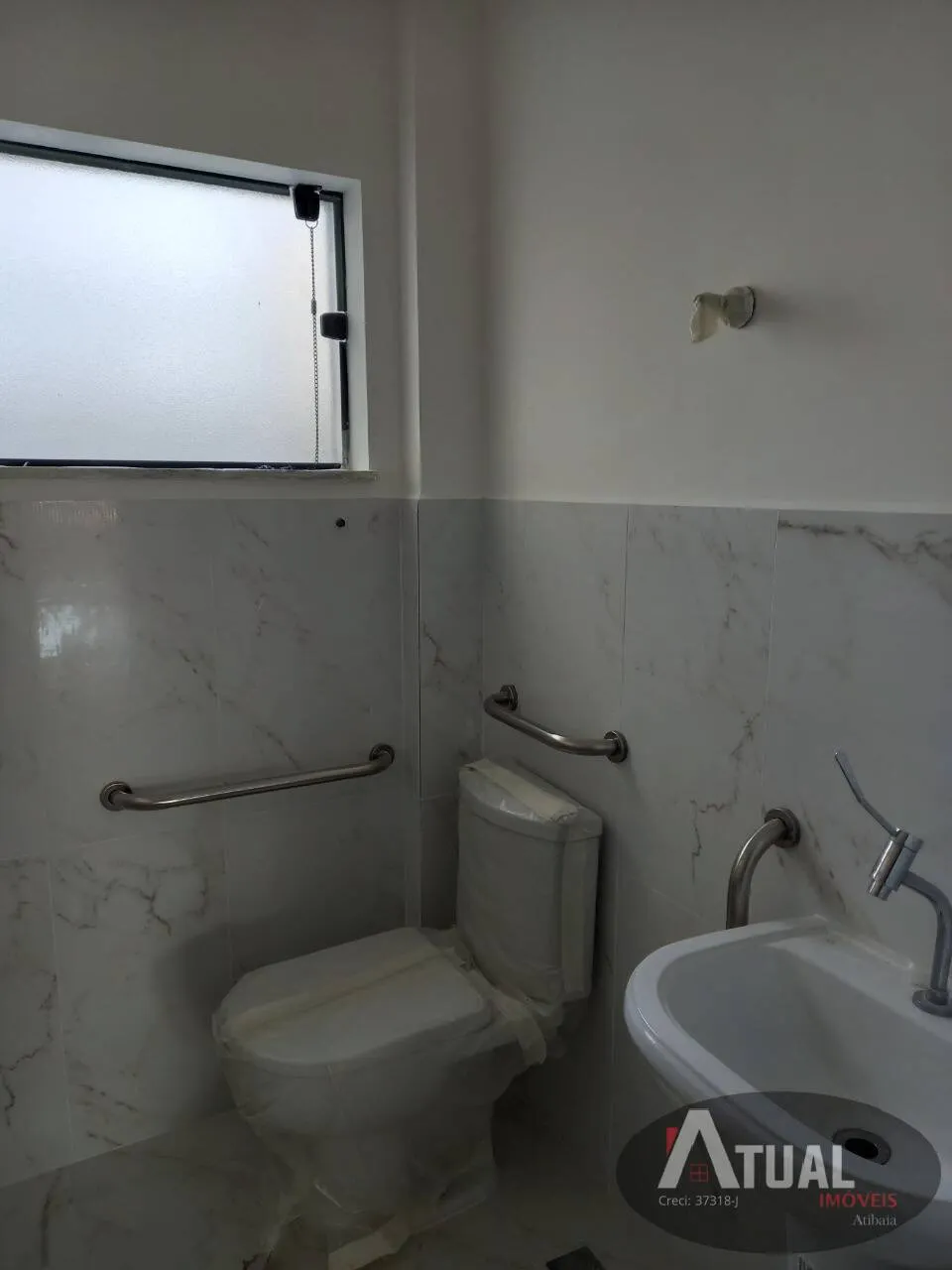 Comercial para Alugar de 977 m² em Atibaia, SP, Brasil