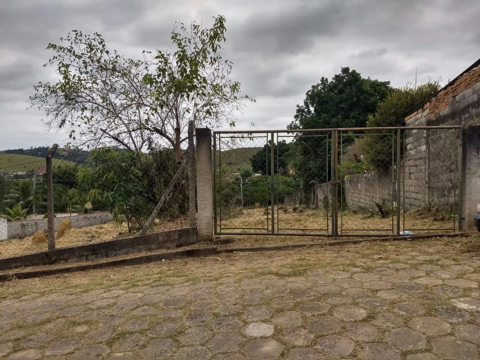 Terreno à venda de 2.300 m² em São José dos Campos, SP, Brasil