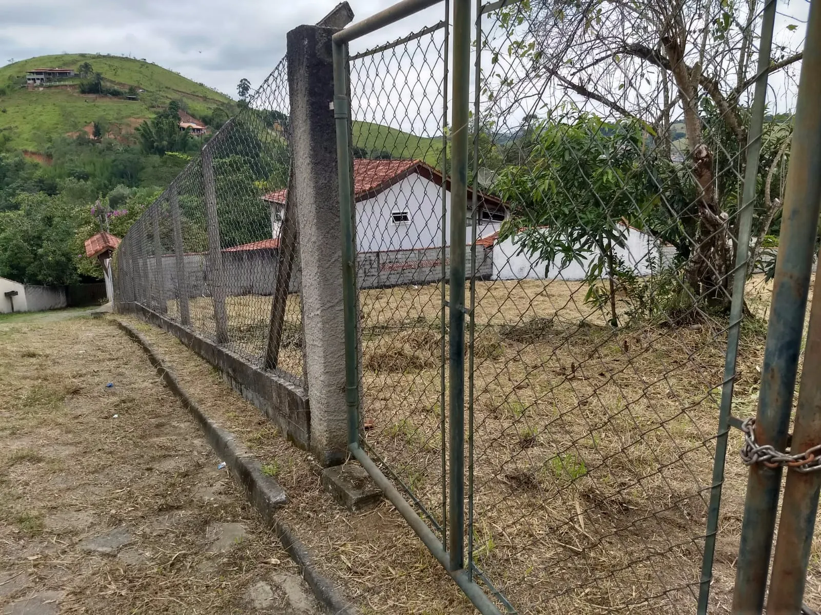 Terreno à venda de 2.300 m² em São José dos Campos, SP, Brasil