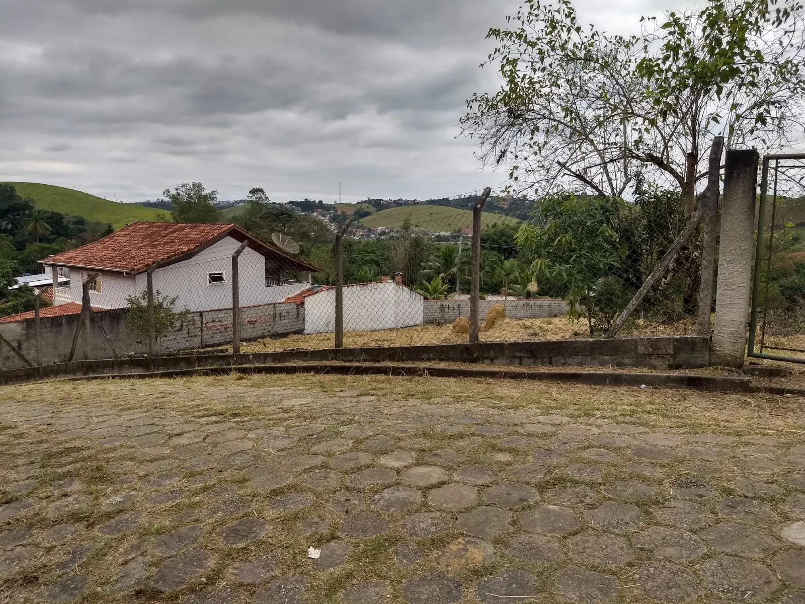 Terreno à venda de 2.300 m² em São José dos Campos, SP, Brasil