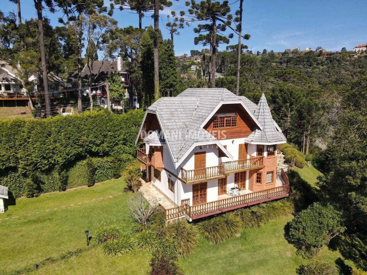 House for sale of 1,830 m² in Campos do Jordão, SP, Brazil