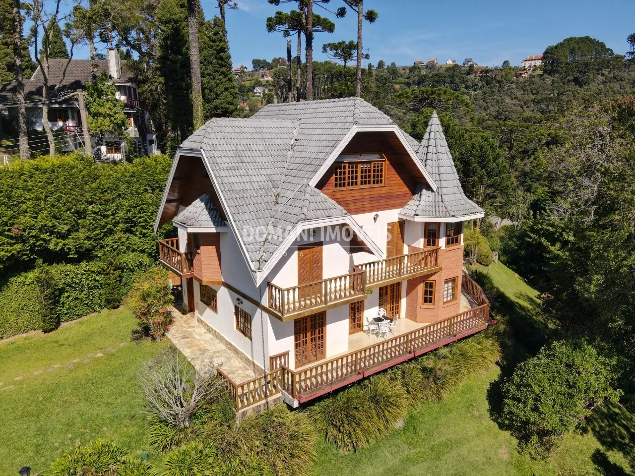 House for sale of 1,830 m² in Campos do Jordão, SP, Brazil
