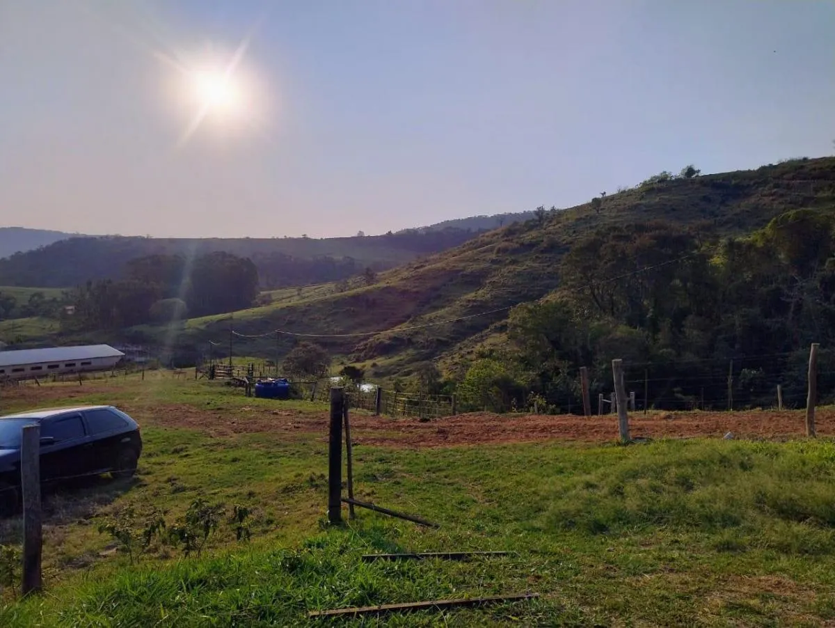 Chácara à venda de 2 ha em Pardinho, SP, Brasil