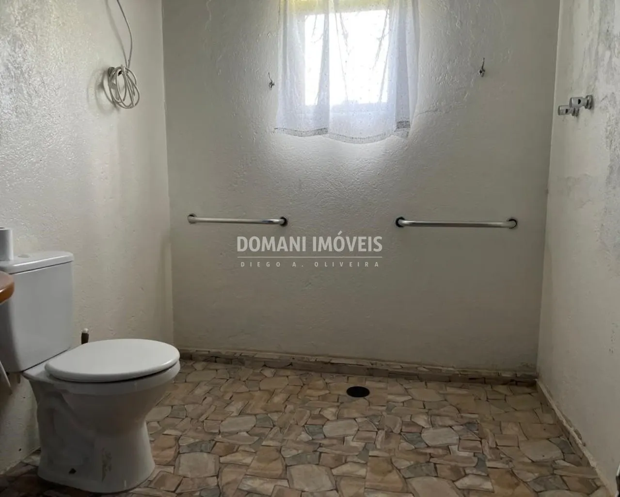 Sítio à venda de 2 ha em Gonçalves, MG, Brasil