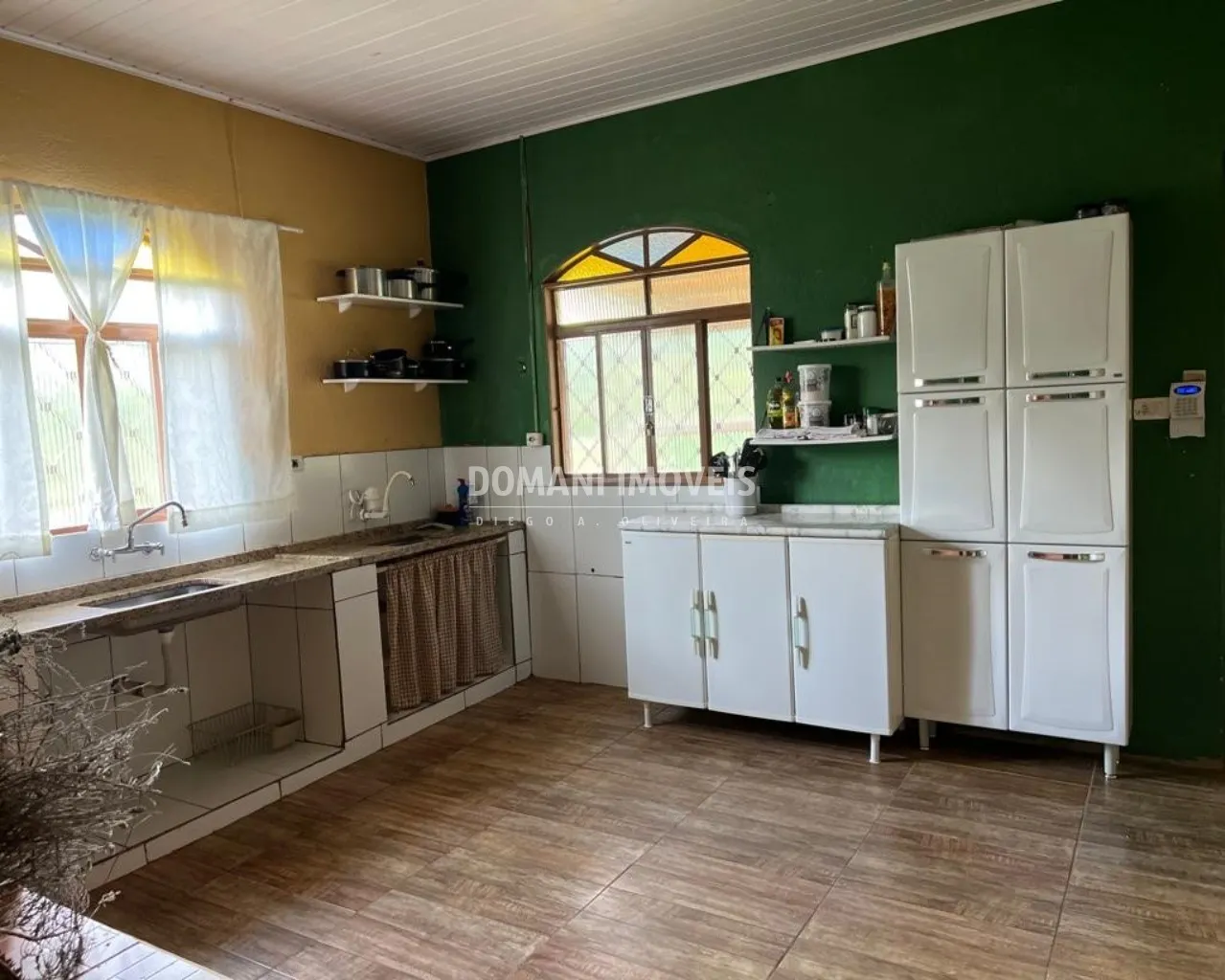 Sítio à venda de 2 ha em Gonçalves, MG, Brasil