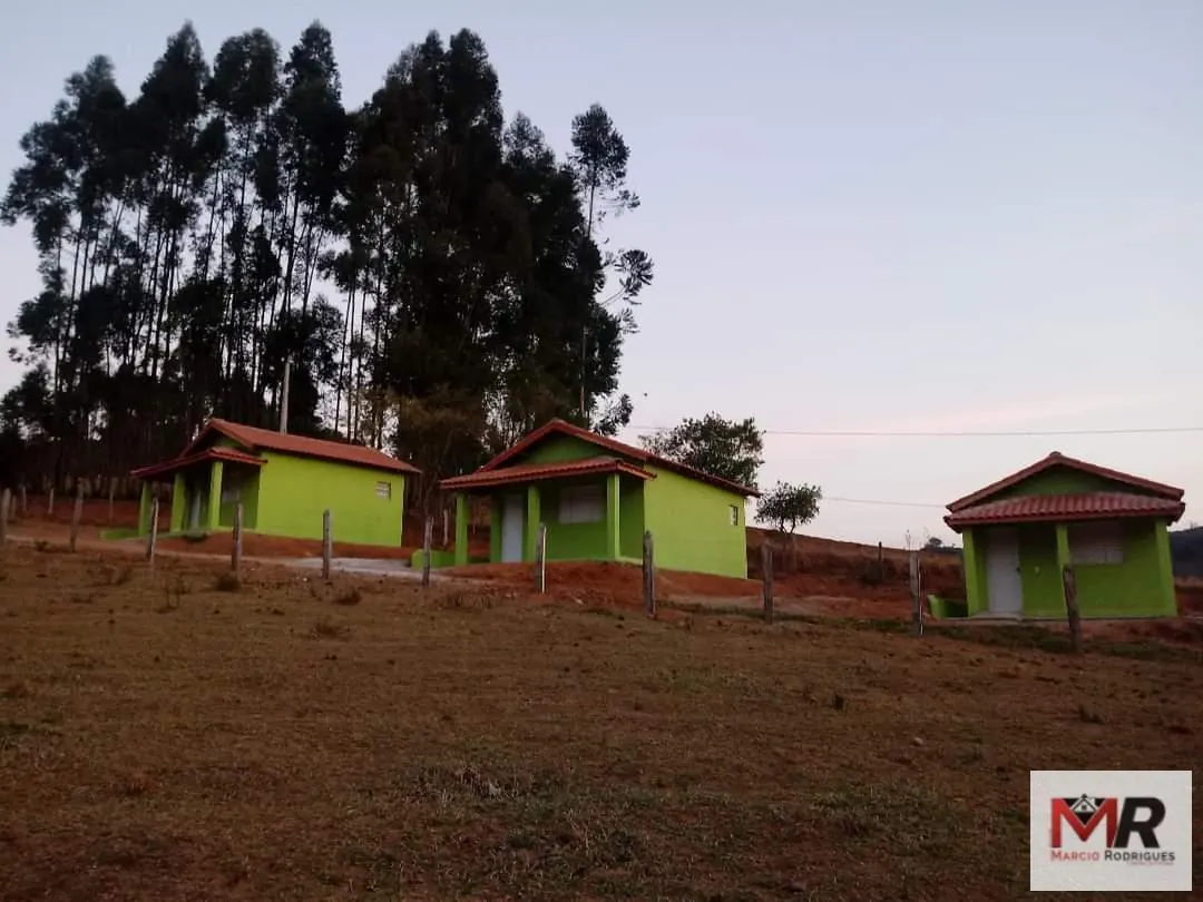 Small farm for sale of 5 acres in Munhoz, MG, Brazil