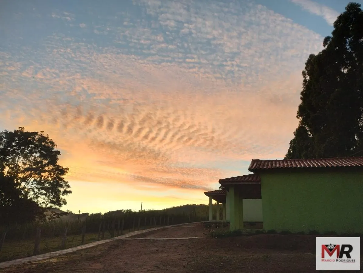 Small farm for sale of 5 acres in Munhoz, MG, Brazil