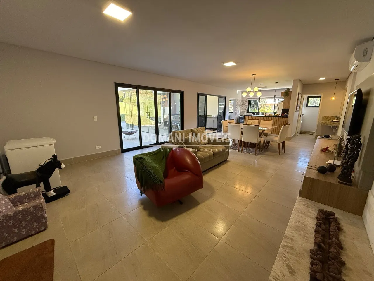 Casa à venda de 1.021 m² em Santo Antônio do Pinhal, SP, Brasil