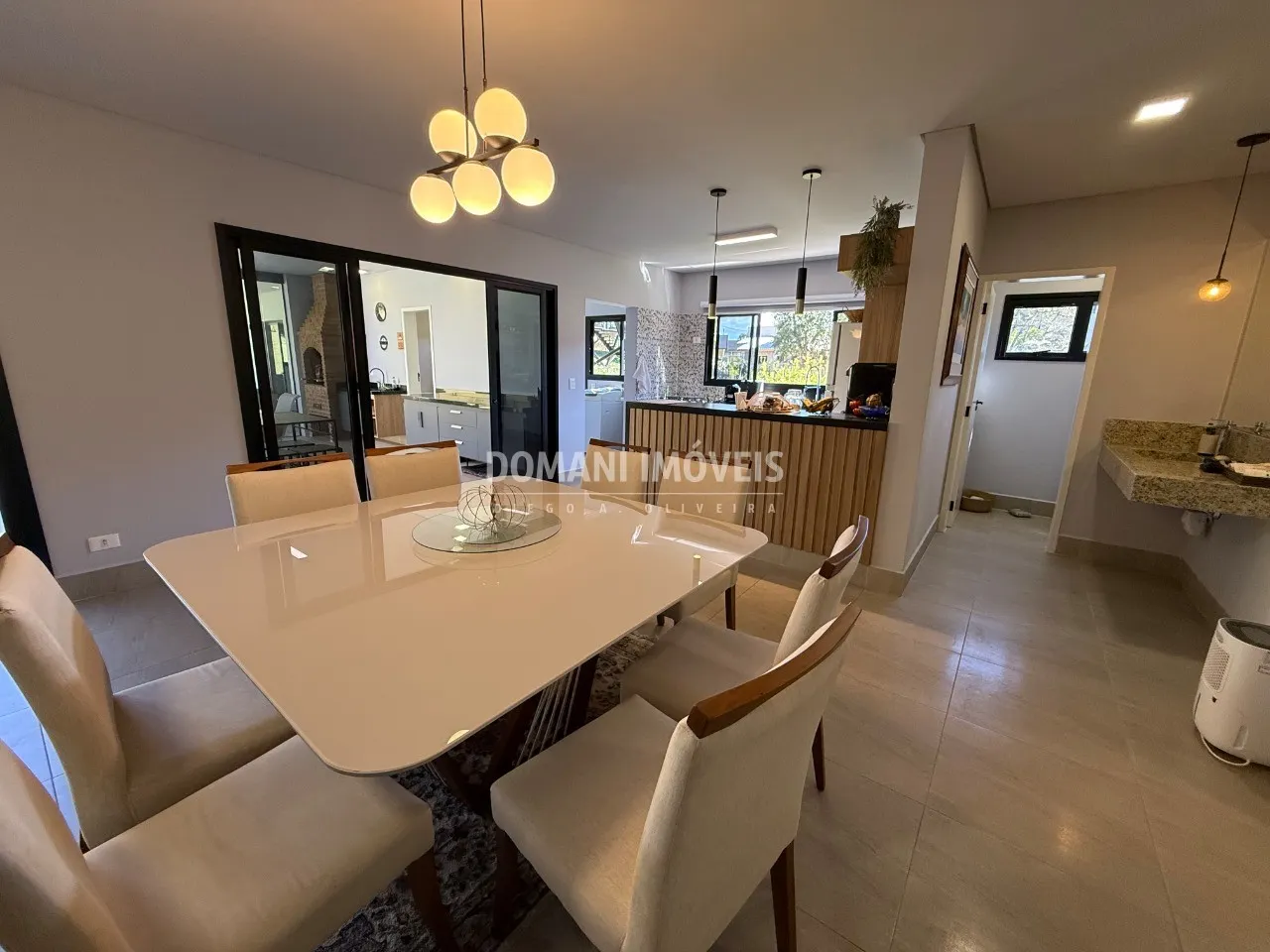 Casa à venda de 1.021 m² em Santo Antônio do Pinhal, SP, Brasil