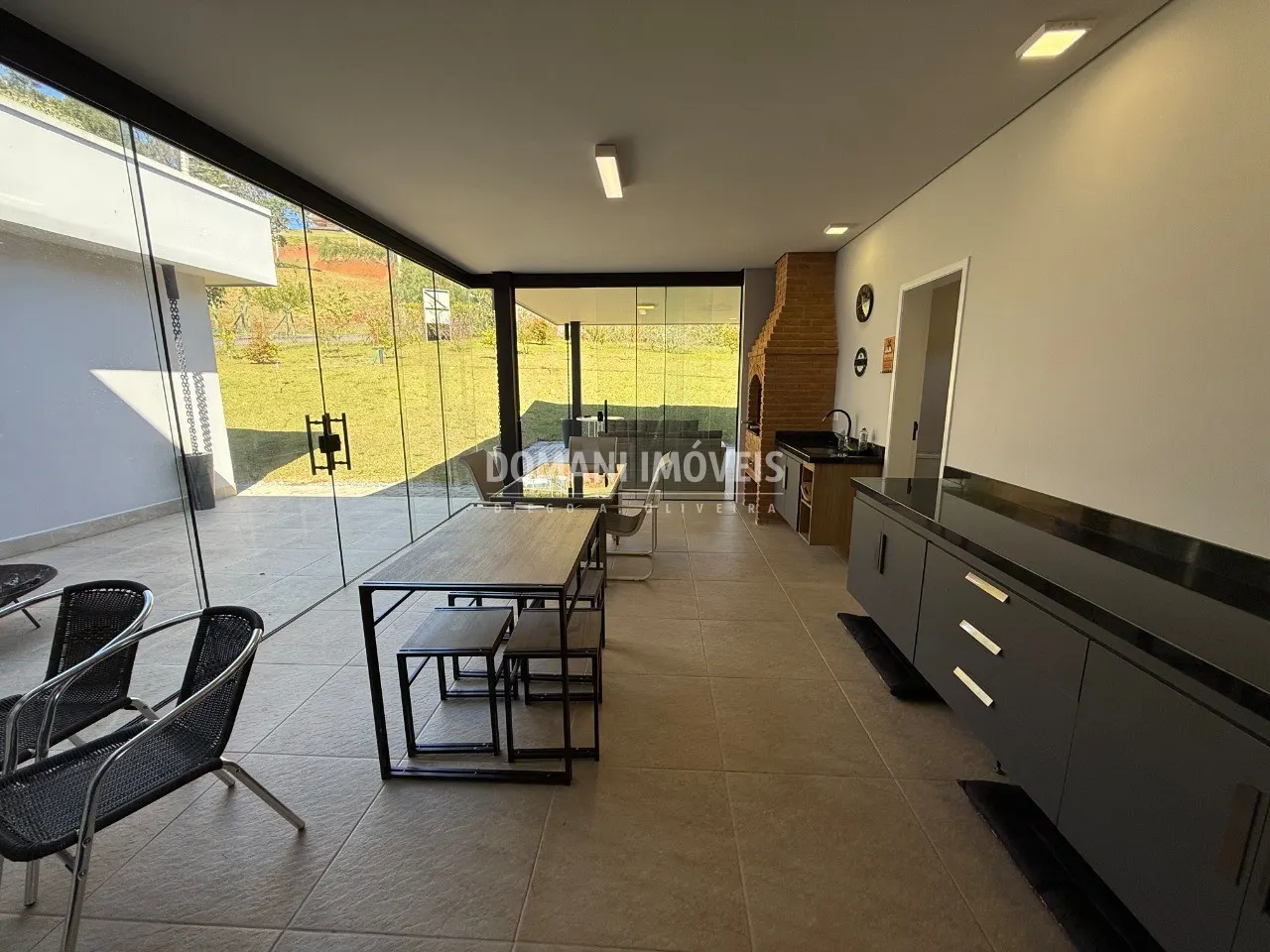 Casa à venda de 1.021 m² em Santo Antônio do Pinhal, SP, Brasil