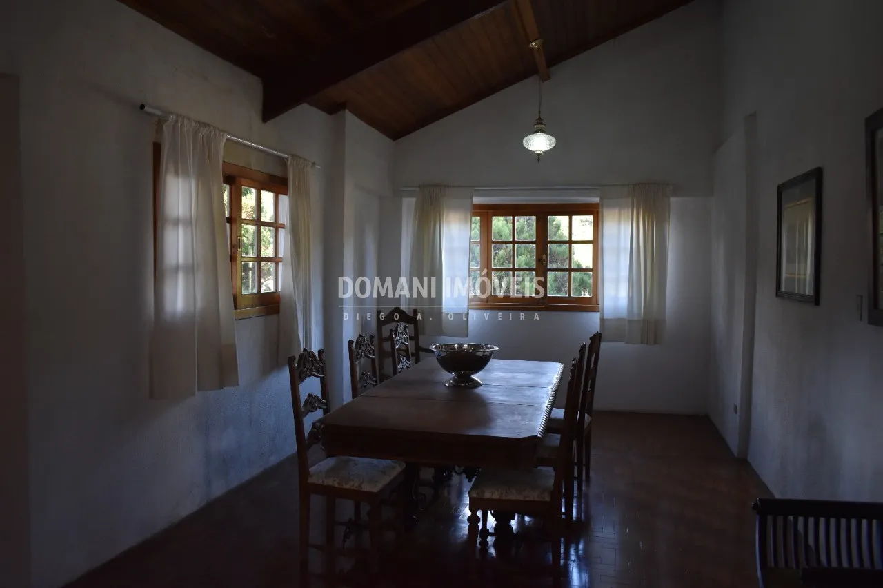 Casa à venda e para Alugar de 1.080 m² em Campos do Jordão, SP, Brasil