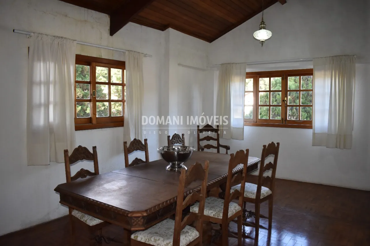 Casa à venda e para Alugar de 1.080 m² em Campos do Jordão, SP, Brasil