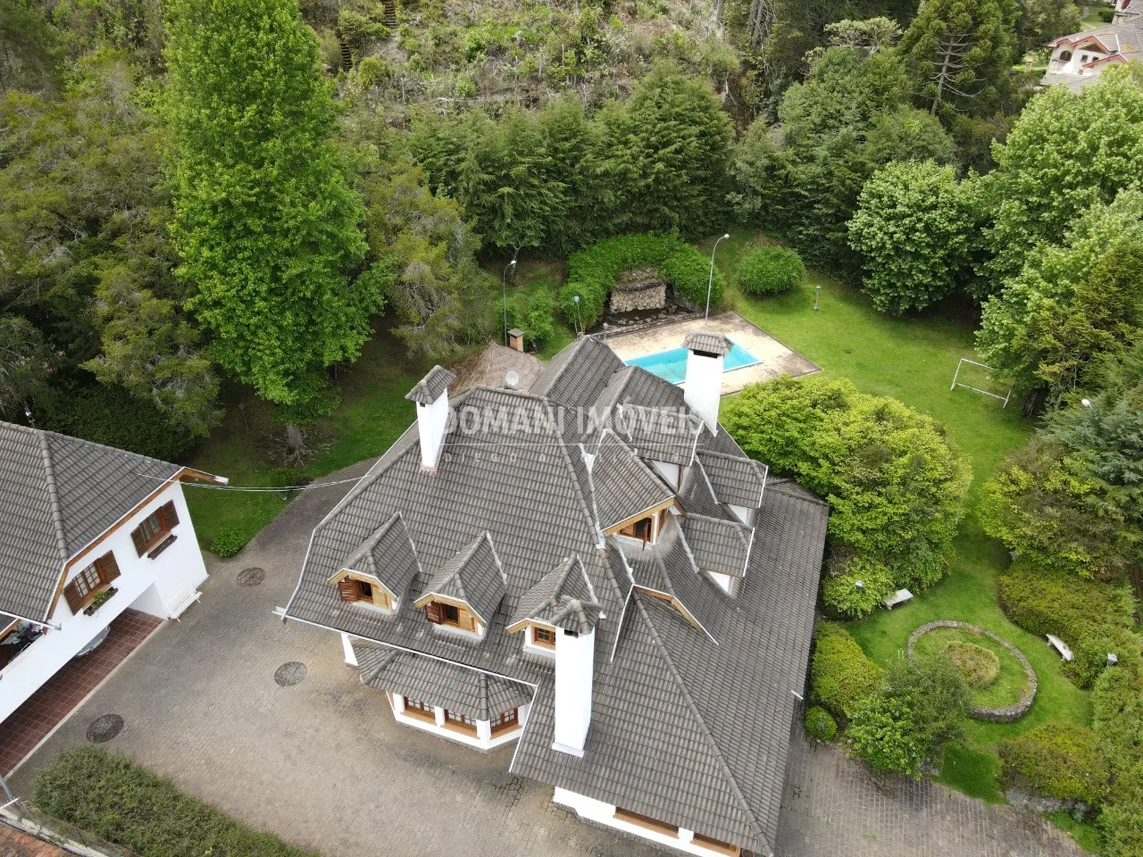 Casa à venda de 2.550 m² em Campos do Jordão, SP, Brasil