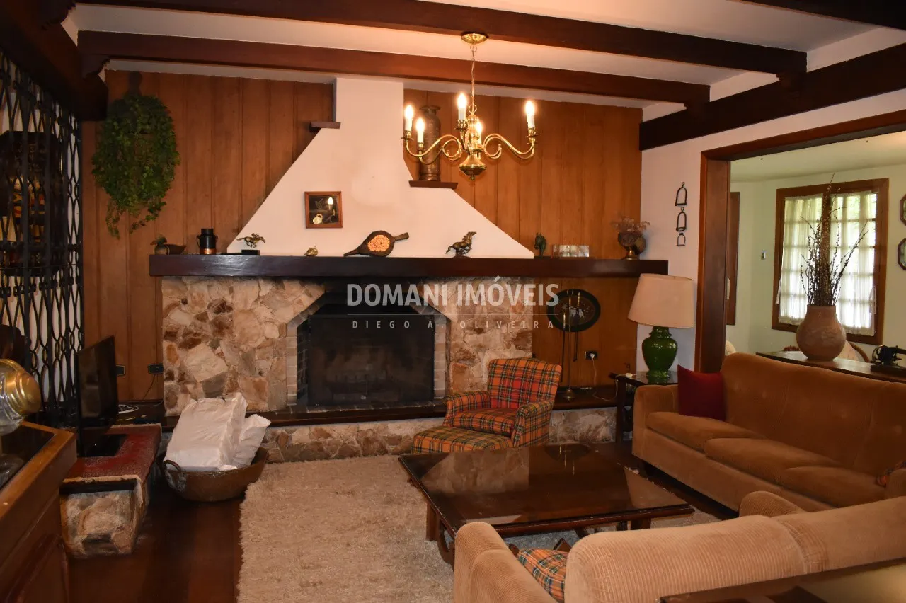 Casa à venda de 2.550 m² em Campos do Jordão, SP, Brasil