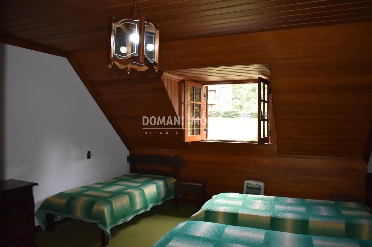 Casa à venda de 2.550 m² em Campos do Jordão, SP, Brasil