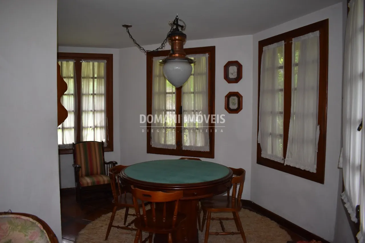 Casa à venda de 2.550 m² em Campos do Jordão, SP, Brasil