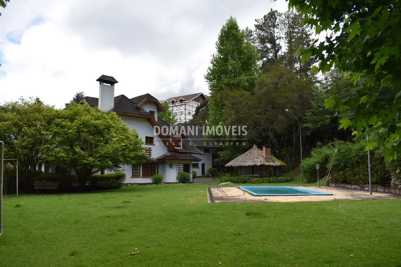 Casa à venda de 2.550 m² em Campos do Jordão, SP, Brasil