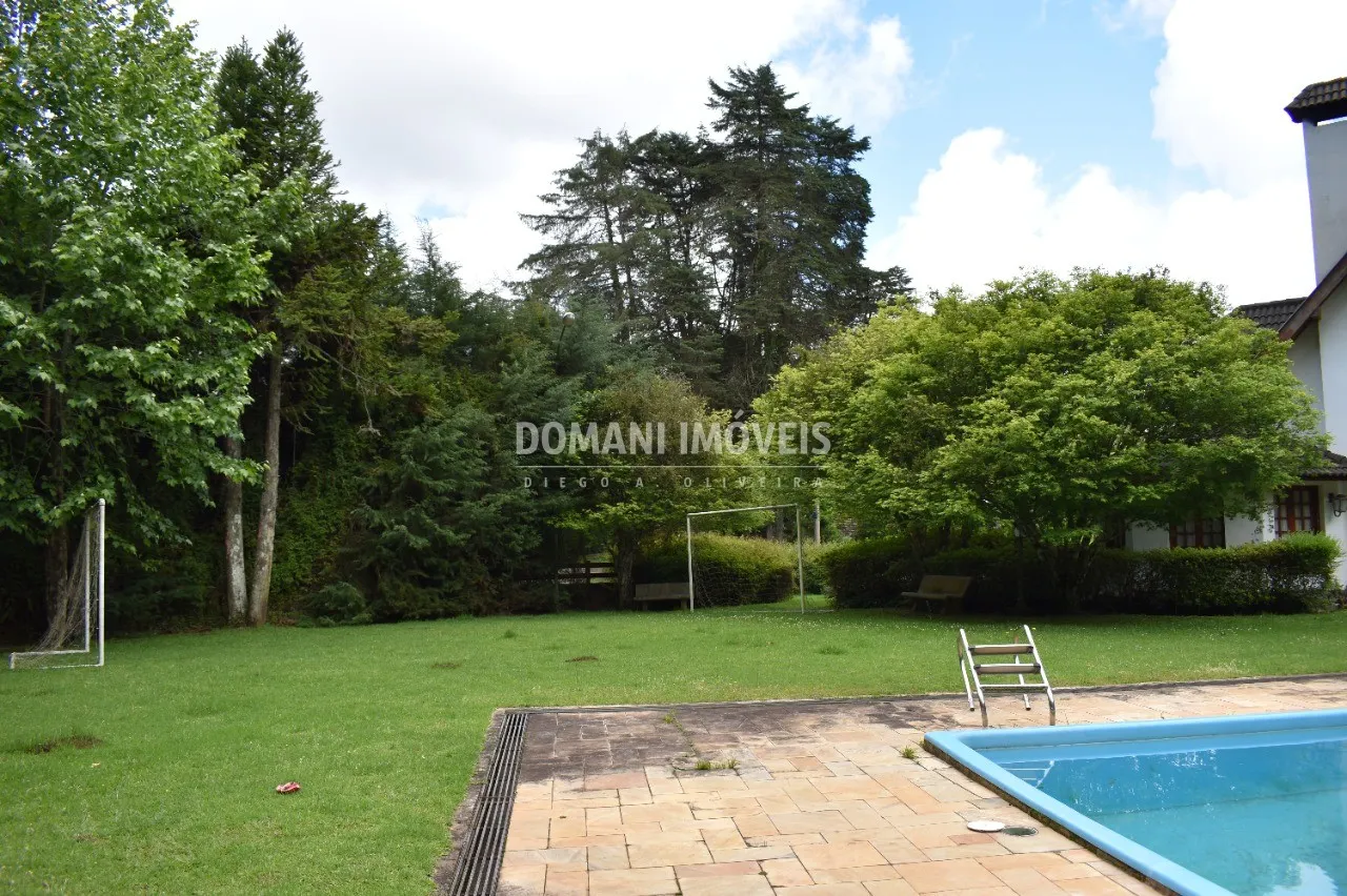 Casa à venda de 2.550 m² em Campos do Jordão, SP, Brasil