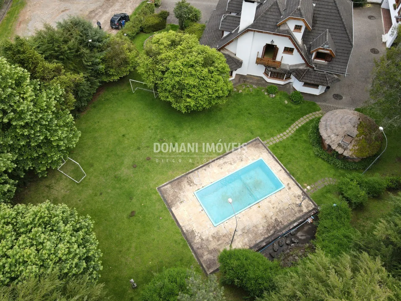 Casa à venda de 2.550 m² em Campos do Jordão, SP, Brasil
