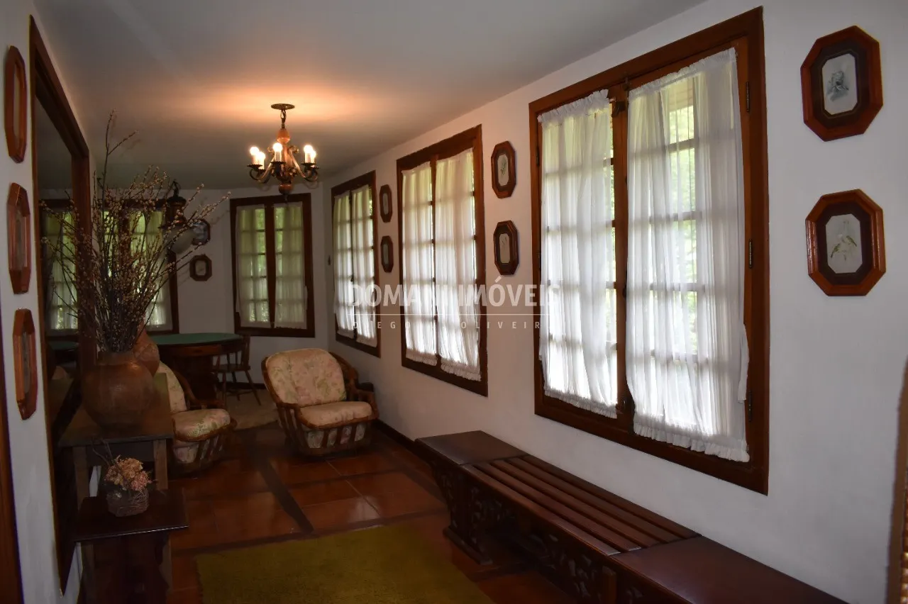 Casa à venda de 2.550 m² em Campos do Jordão, SP, Brasil