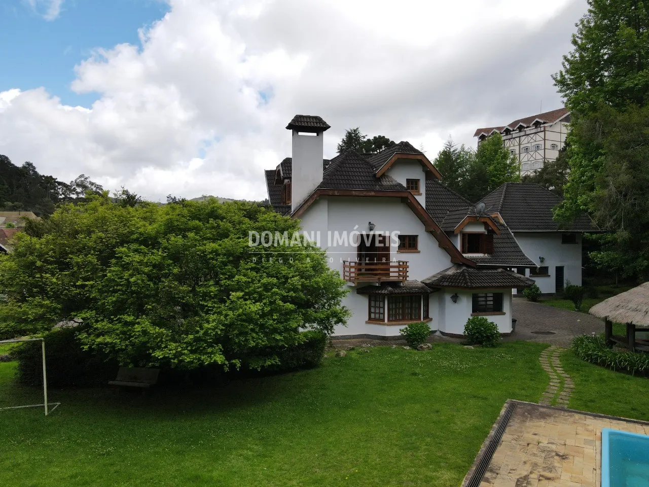 Casa à venda de 2.550 m² em Campos do Jordão, SP, Brasil
