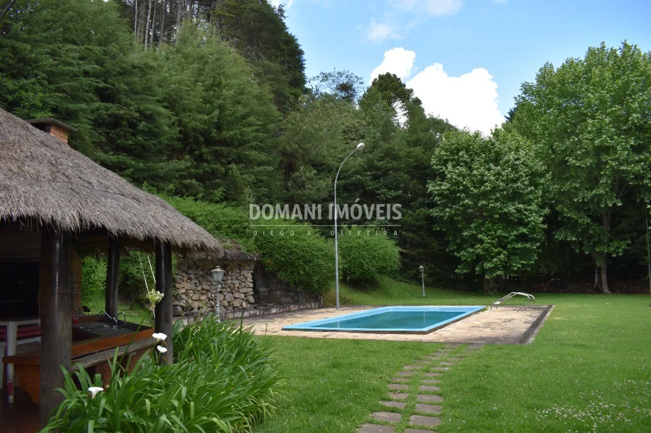 Casa à venda de 2.550 m² em Campos do Jordão, SP, Brasil