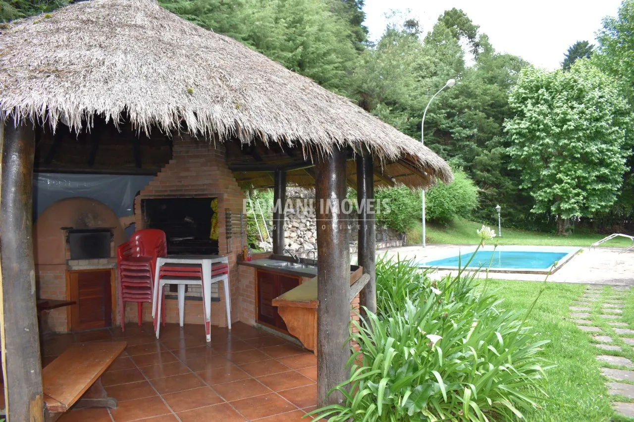 Casa à venda de 2.550 m² em Campos do Jordão, SP, Brasil