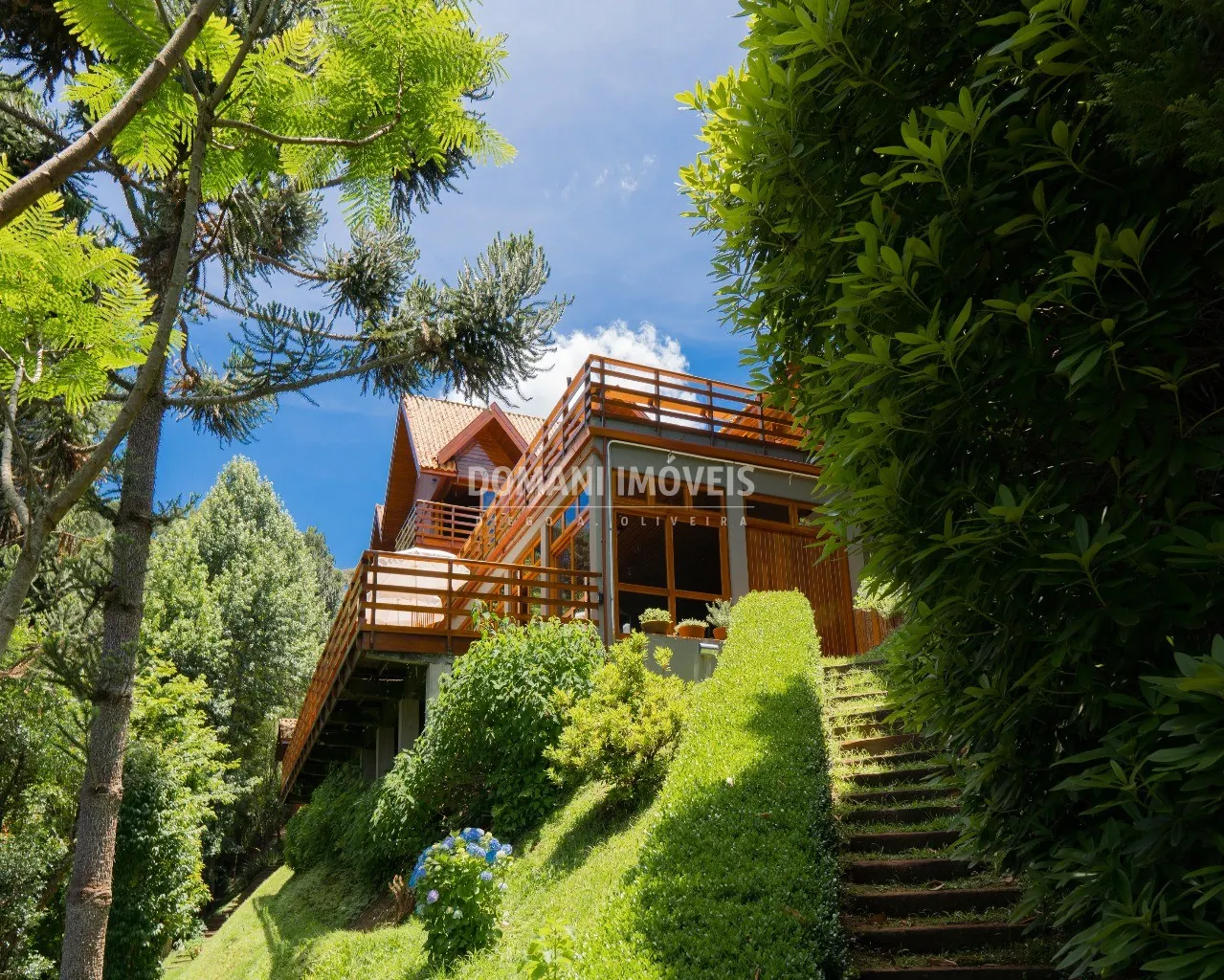 House for sale of 2,550 m² in Campos do Jordão, SP, Brazil