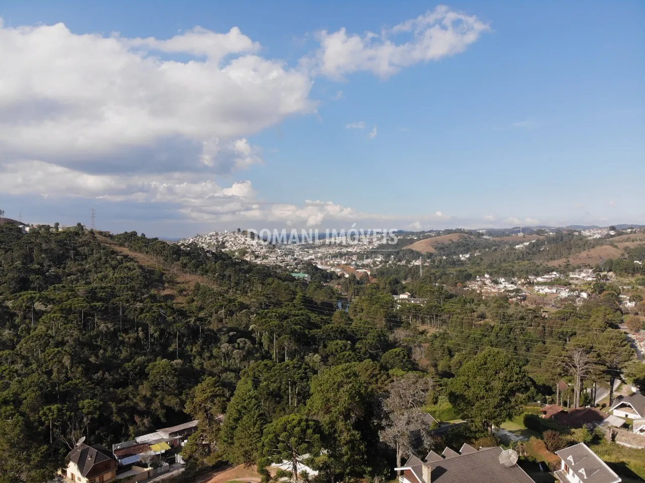 Terreno à venda de 752 m² em Campos do Jordão, SP, Brasil