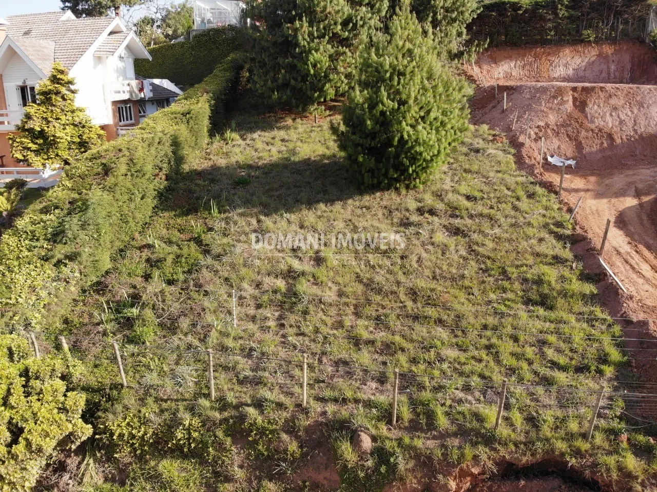 Terreno à venda de 752 m² em Campos do Jordão, SP, Brasil