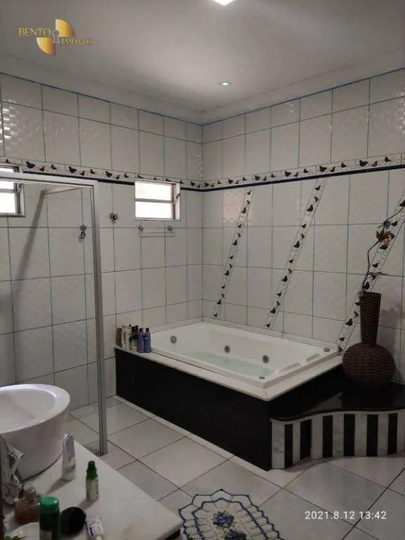 Casa à venda de 1.606 m² em Cuiabá, MT, Brasil