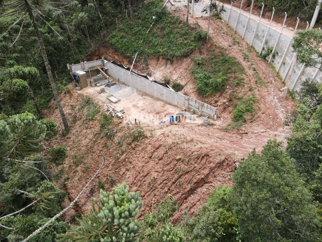 Terreno à venda de 1.010 m² em Campos do Jordão, SP, Brasil