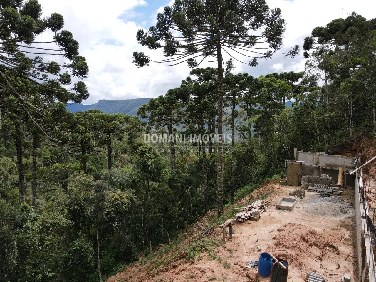 Terreno à venda de 1.010 m² em Campos do Jordão, SP, Brasil