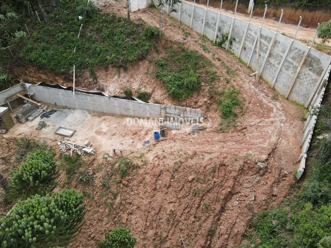 Terreno à venda de 1.010 m² em Campos do Jordão, SP, Brasil