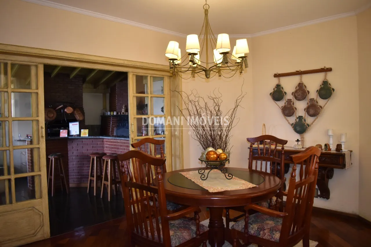 Casa à venda de 1.430 m² em Campos do Jordão, SP, Brasil