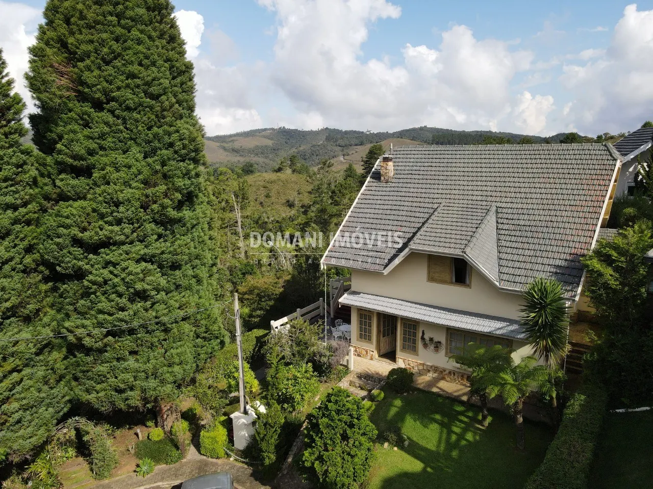 Casa à venda de 1.430 m² em Campos do Jordão, SP, Brasil