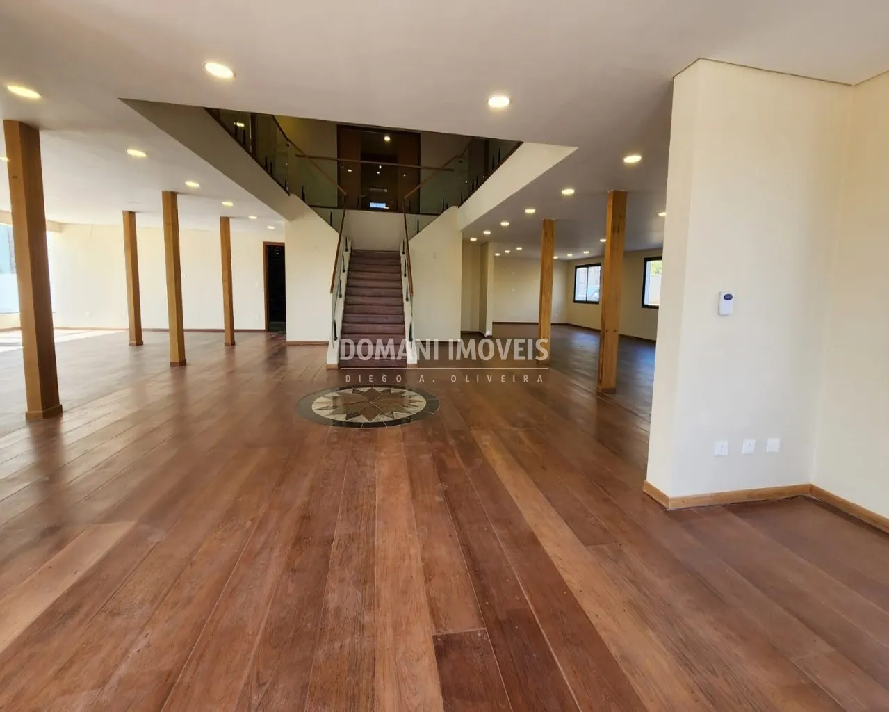 Casa  de 2.350 m² em Campos do Jordão, SP, Brasil