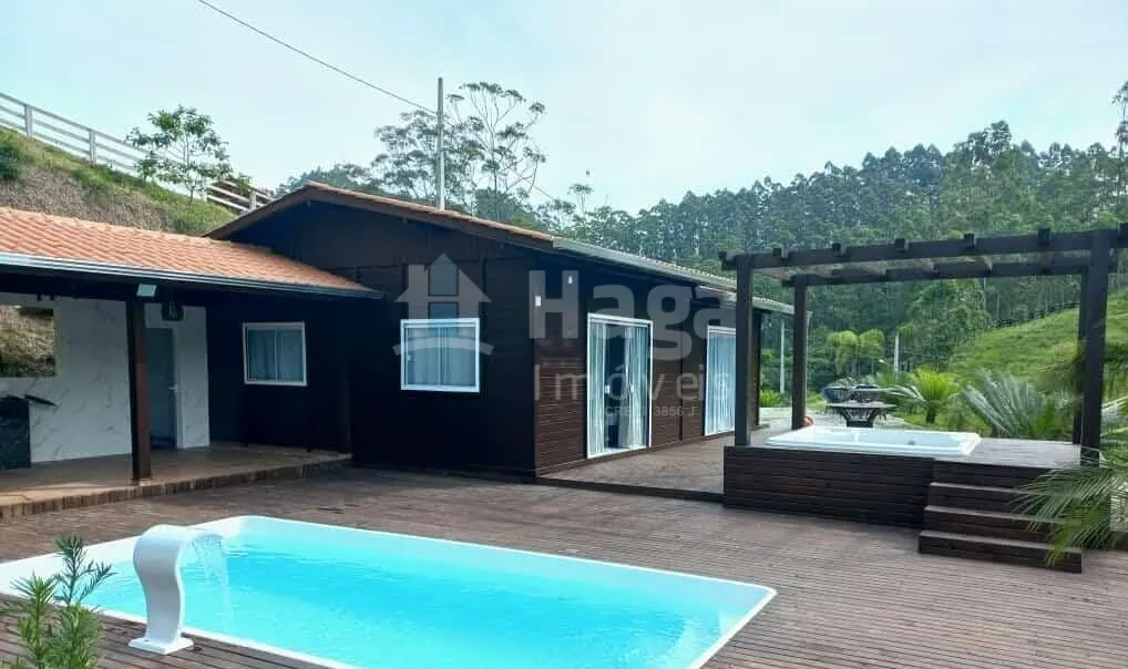 Country home for sale of 2,350 m² in Tijucas, SC, Brazil