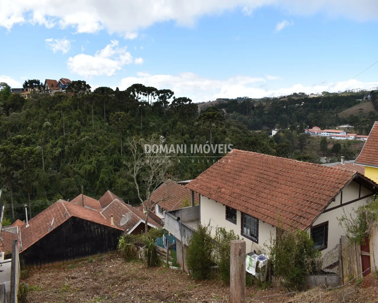 Terreno à venda de 295 m² em Campos do Jordão, SP, Brasil