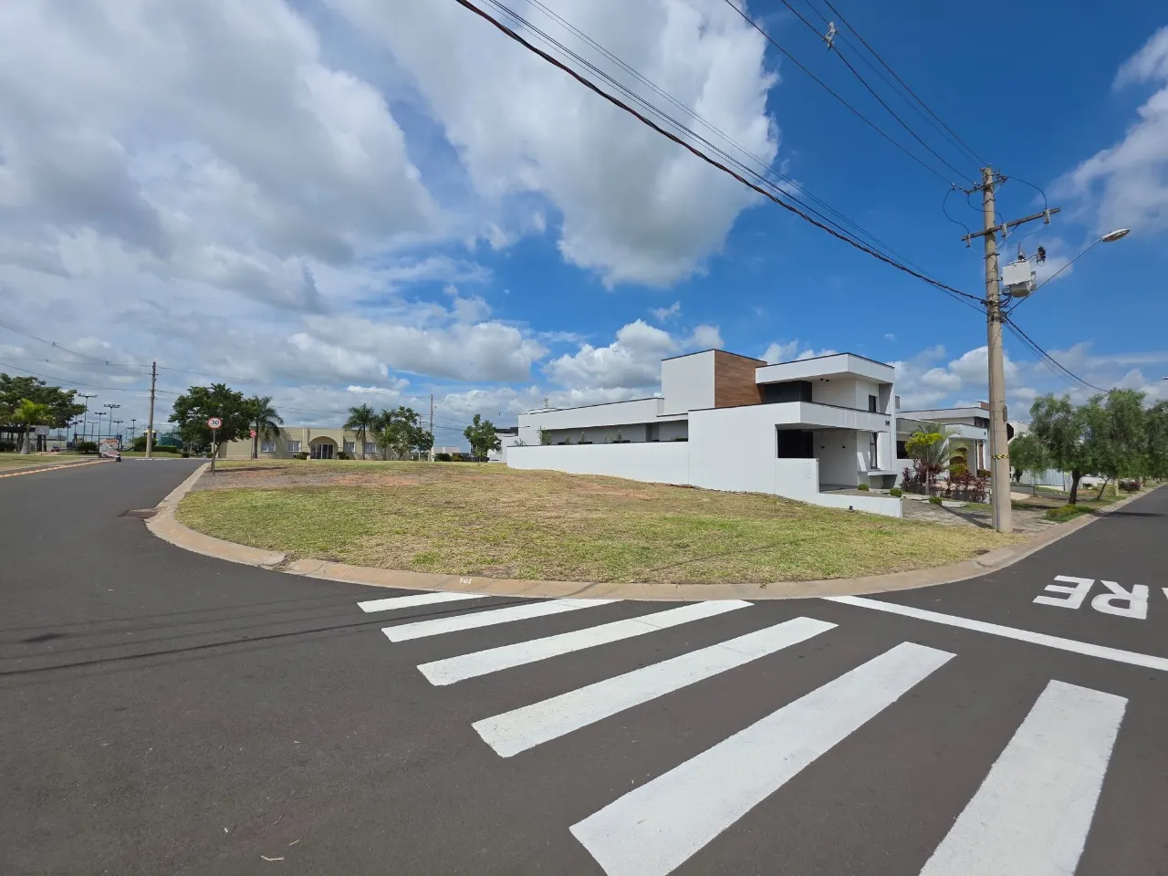 Terreno à venda de 337 m² em Monte Mor, SP, Brasil