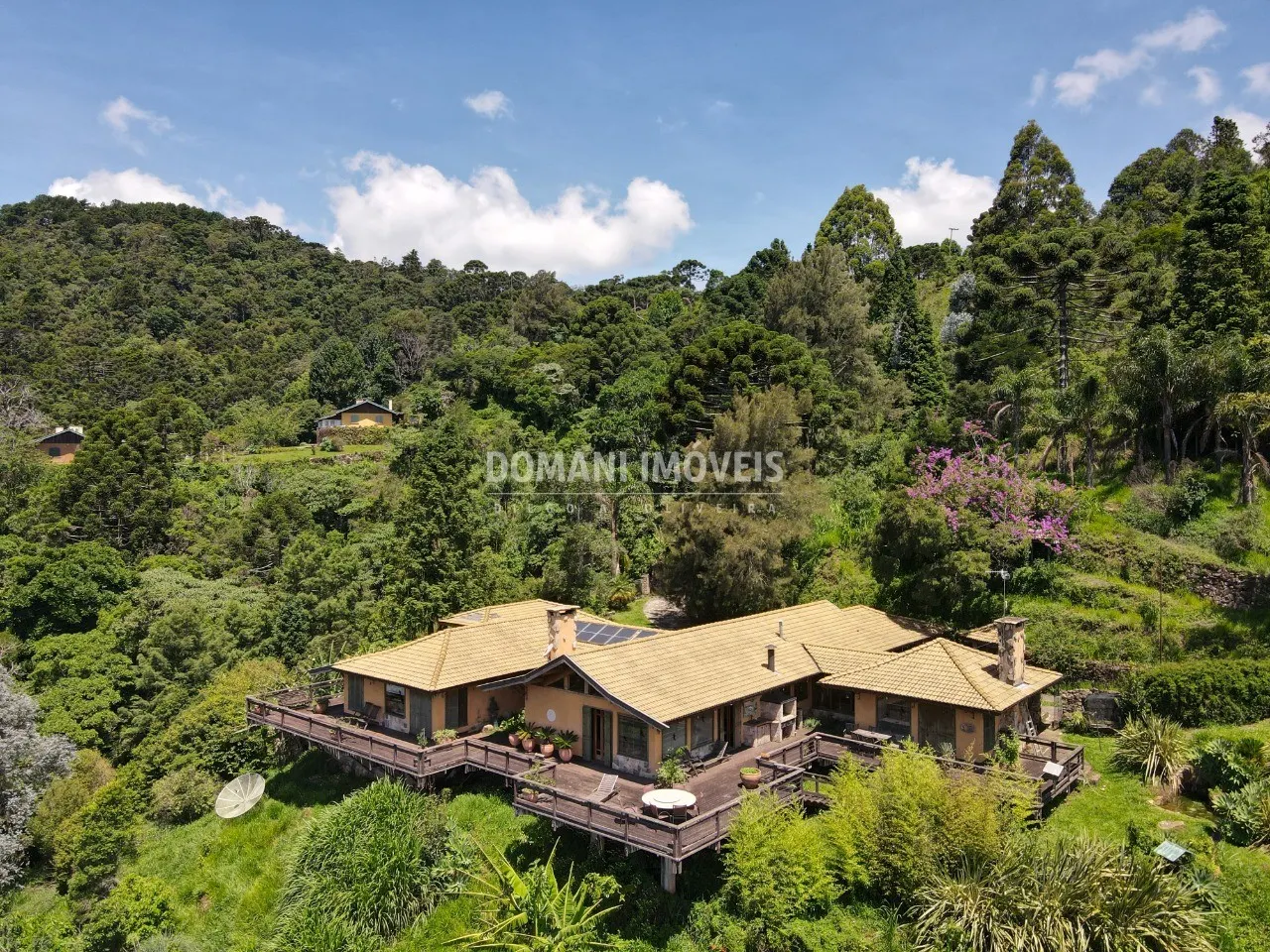 Plot for sale of 1,360 m² in Campos do Jordão, SP, Brazil