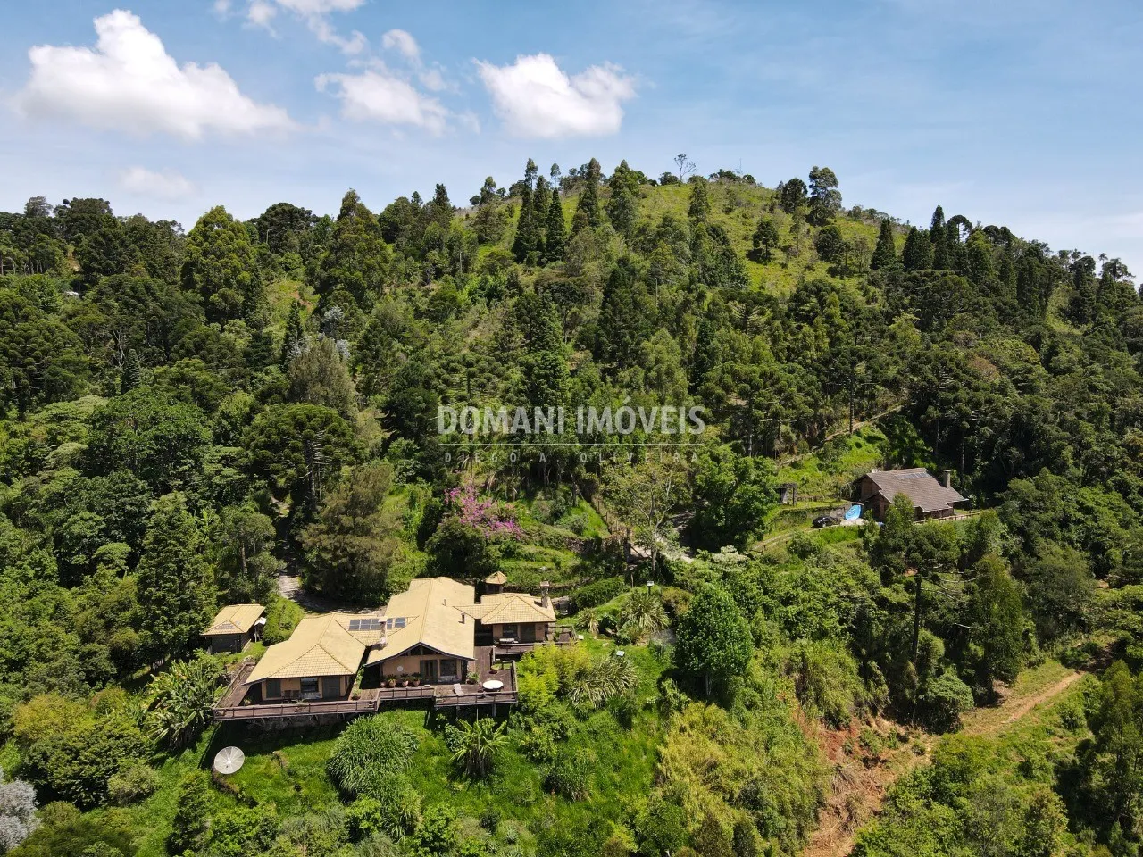 Plot for sale of 1,360 m² in Campos do Jordão, SP, Brazil