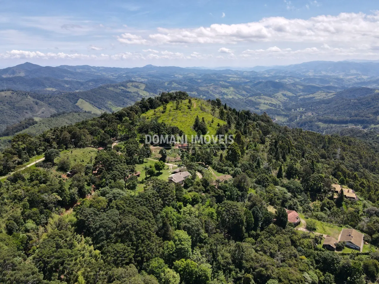 Plot for sale of 1,360 m² in Campos do Jordão, SP, Brazil